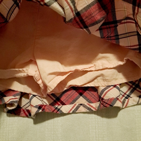 Gymboree girls size 8 plaid flannel skirt, modesty shorts, bow on the front - Picture 5 of 5